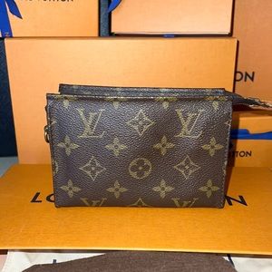 Louis Vuitton Toiletry15 Monogram Pouch